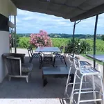 Spacieuse Avec Piscine Au Milieu Des Vignes
