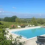 Spacieuse Avec Piscine Au Milieu Des Vignes ヴィラ