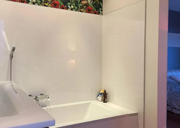 Spacieuse Avec Piscine Au Milieu Des Vignes Villa